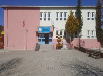 Manisa-Selendi-Pınarlar Şehit Savcı Ethem Ekim Ortaokulu fotoğrafı