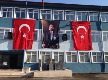 Zonguldak-Devrek-Ahmet Taner Kışlalı Ortaokulu fotoğrafı