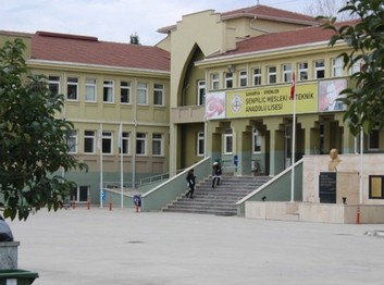 Sakarya-Erenler-Şen Piliç Mesleki ve Teknik Anadolu Lisesi fotoğrafı