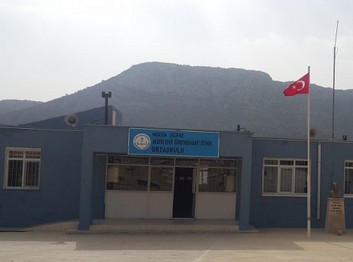 Mersin-Silifke-Akdere Şehit Öğretmen Hamit Sütmen Ortaokulu fotoğrafı