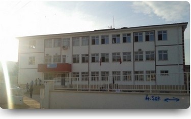 Gaziantep-Şehitkamil-Bağbaşı Şehit Memik Ayçiçek Ortaokulu fotoğrafı