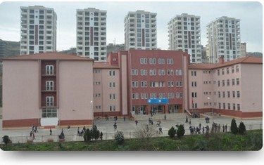 Trabzon-Akçaabat-Yıldızlı TOKİ Ortaokulu fotoğrafı