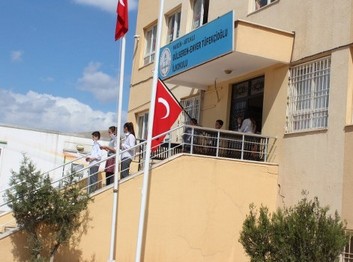 Mardin-Artuklu-Gülseren-Enver Tüfekçioğlu İlkokulu fotoğrafı