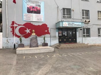 İzmir-Buca-Kozağaç Abdulhamit Han Ortaokulu fotoğrafı