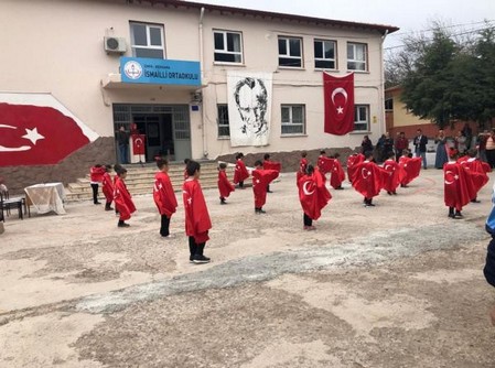 İzmir-Bergama-İsmailli Ortaokulu fotoğrafı