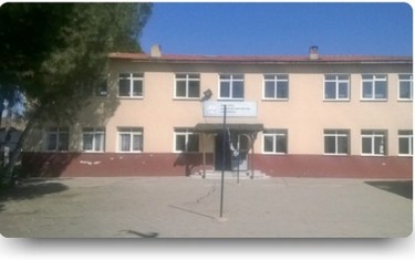 Manisa-Salihli-Karayahşi Şehit Astsubay Ahmet Deniz Varol Ortaokulu fotoğrafı