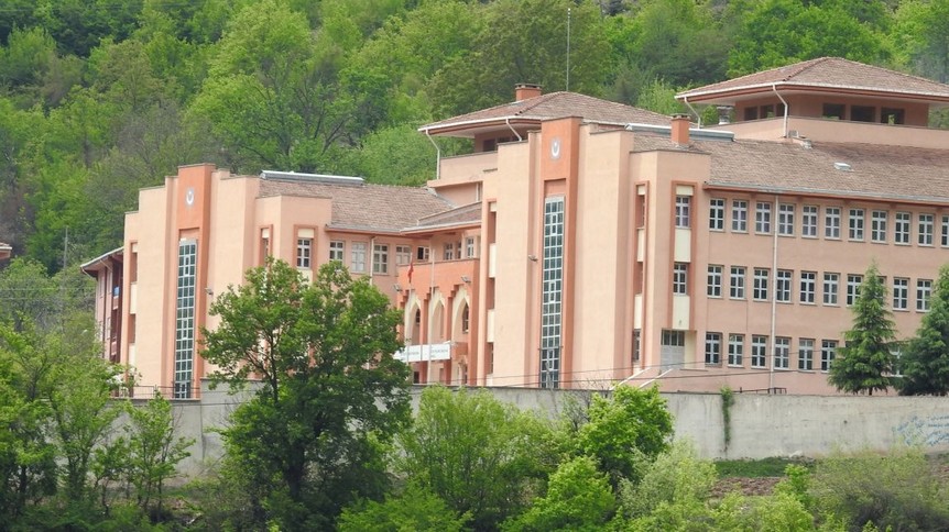 Artvin-Merkez-Seyitler TOKİ Şehit Onur İlhan Ortaokulu fotoğrafı