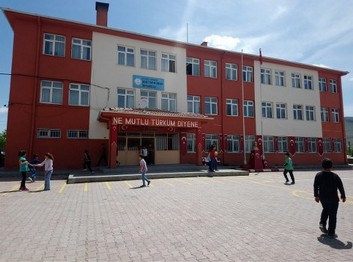 Kayseri-Tomarza-Şehit Emin Urhan Ortaokulu fotoğrafı