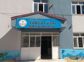 Bitlis-Güroymak-Turgut Özal Ortaokulu fotoğrafı