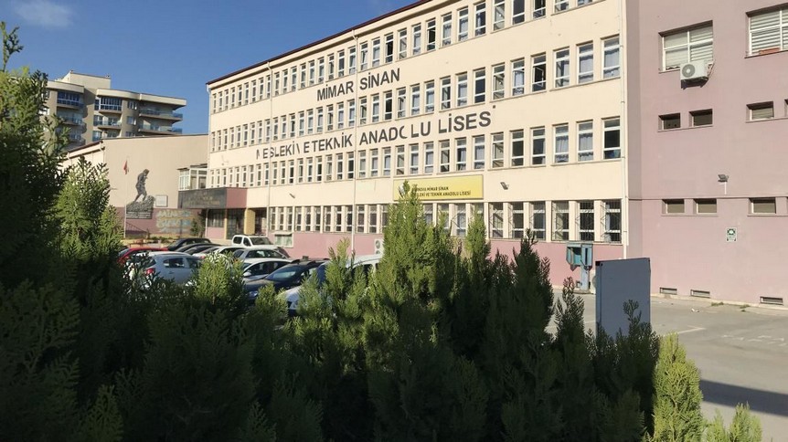 İzmir-Bornova-Bornova Mimar Sinan Mesleki ve Teknik Anadolu Lisesi fotoğrafı
