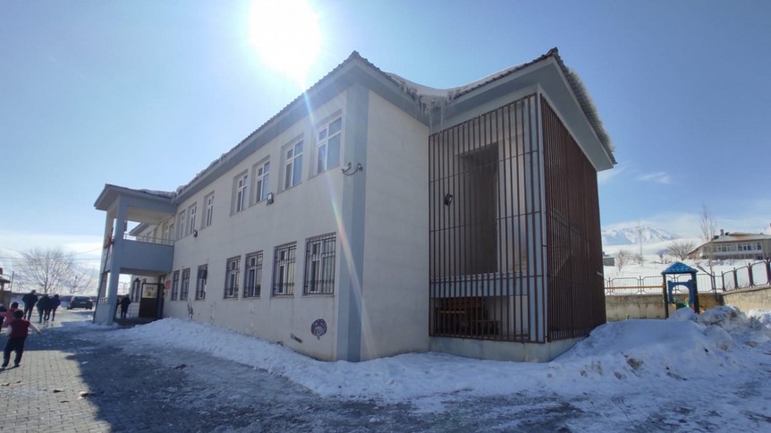 Hakkari-Merkez-Sarıtaş Köyü Yusuf Kızılbuğa Ortaokulu fotoğrafı