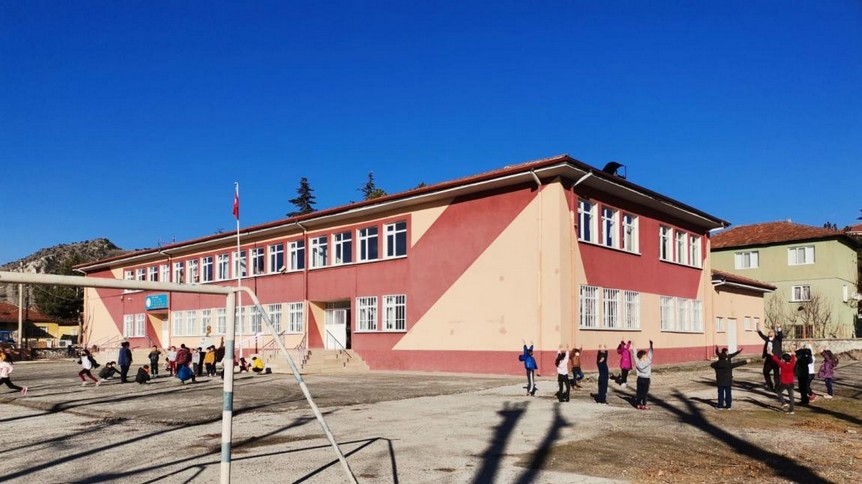 Tokat-Turhal-100.Yıl İlkokulu fotoğrafı