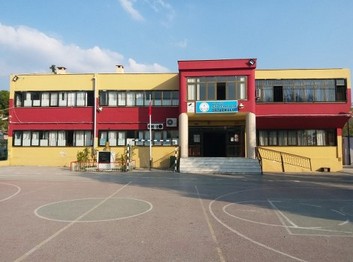 İzmir-Çiğli-Şehit Şenali Ocak Ortaokulu fotoğrafı