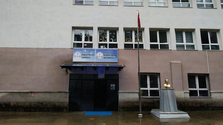 Artvin-Borçka-Güreşen Şehit Resul Kakşi Ortaokulu fotoğrafı