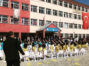 Hakkari-Yüksekova-Büyükçiftlik Beldesi ortaokulu fotoğrafı