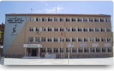 Aydın-Kuşadası-Nermin Metin Akar Ortaokulu fotoğrafı
