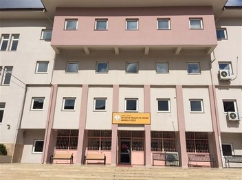 Mardin-Artuklu-Hatuniye Mesleki ve Teknik Anadolu Lisesi fotoğrafı