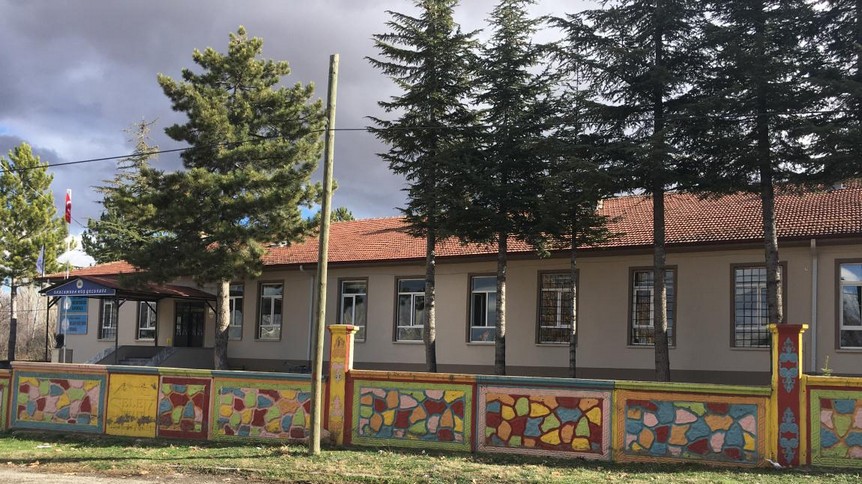 Konya-Akşehir-Reis Şehit Bekir Özer İlkokulu fotoğrafı