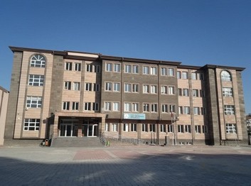 Kayseri-Melikgazi-İzzet Öksüzkaya Ortaokulu fotoğrafı