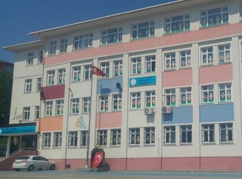 İstanbul-Güngören-Cumhuriyet İlkokulu fotoğrafı