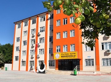 Antalya-Alanya-Eczacı Güzin-Velittin Bekrioğlu Mesleki ve Teknik Anadolu Lisesi fotoğrafı