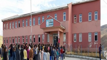 Van-Saray-Çaybağı İmam Hatip Ortaokulu fotoğrafı