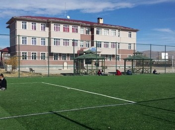 Van-Saray-Şehit Piyade Er Vedat Dolançay İmam Hatip Ortaokulu fotoğrafı